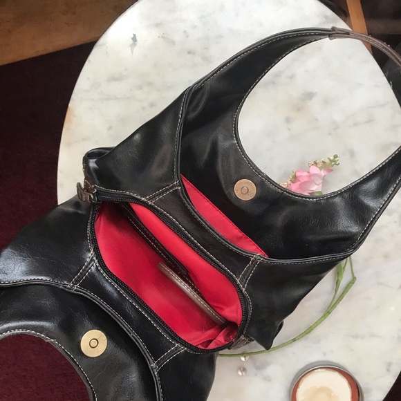 Trendy Handbag - Picture 4 of 5